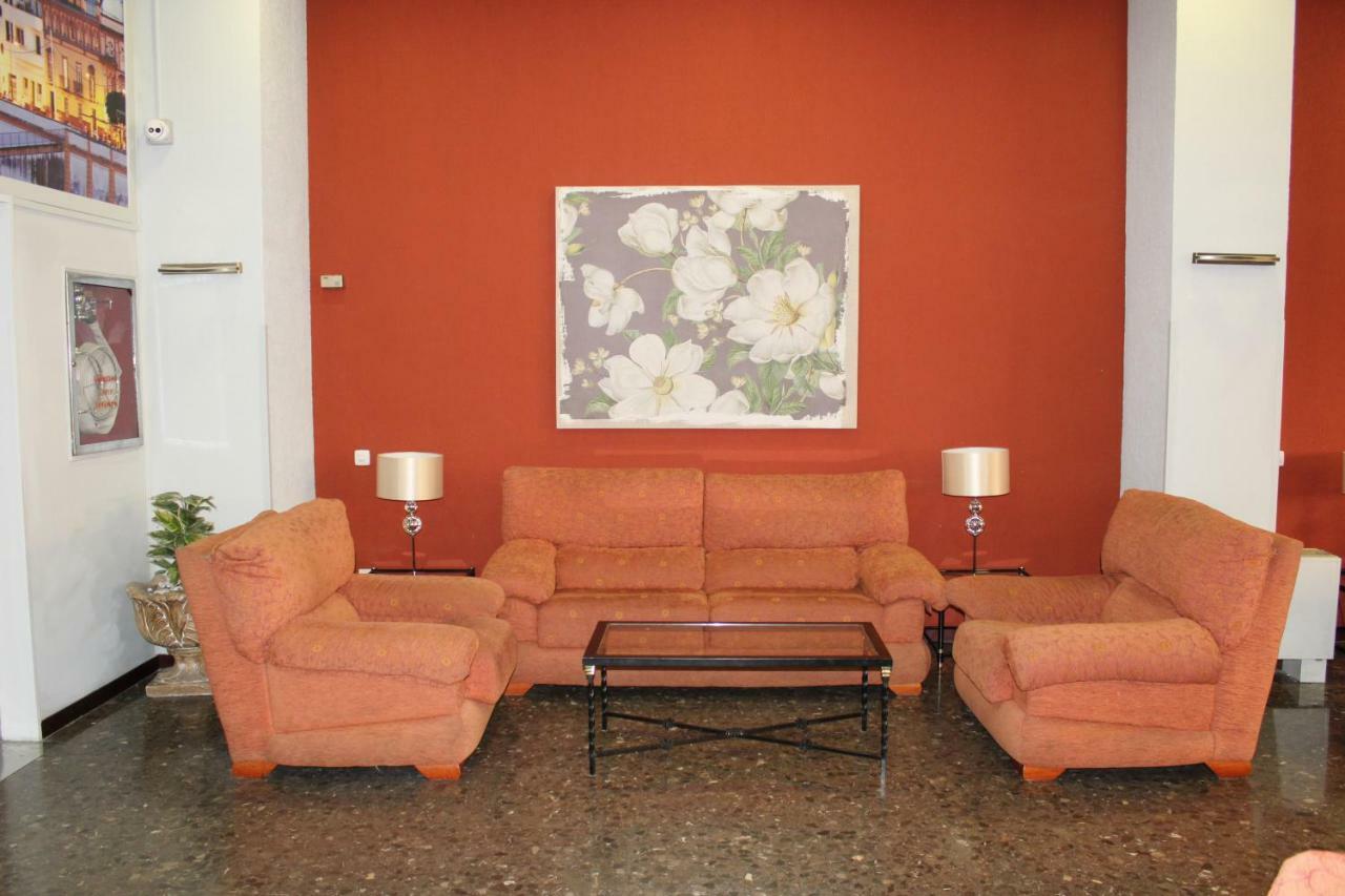 Resitur 532 Apartment Sevilla Bagian luar foto